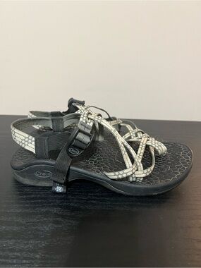 Yampa Chaco Sandals sz10 Gray/Beige